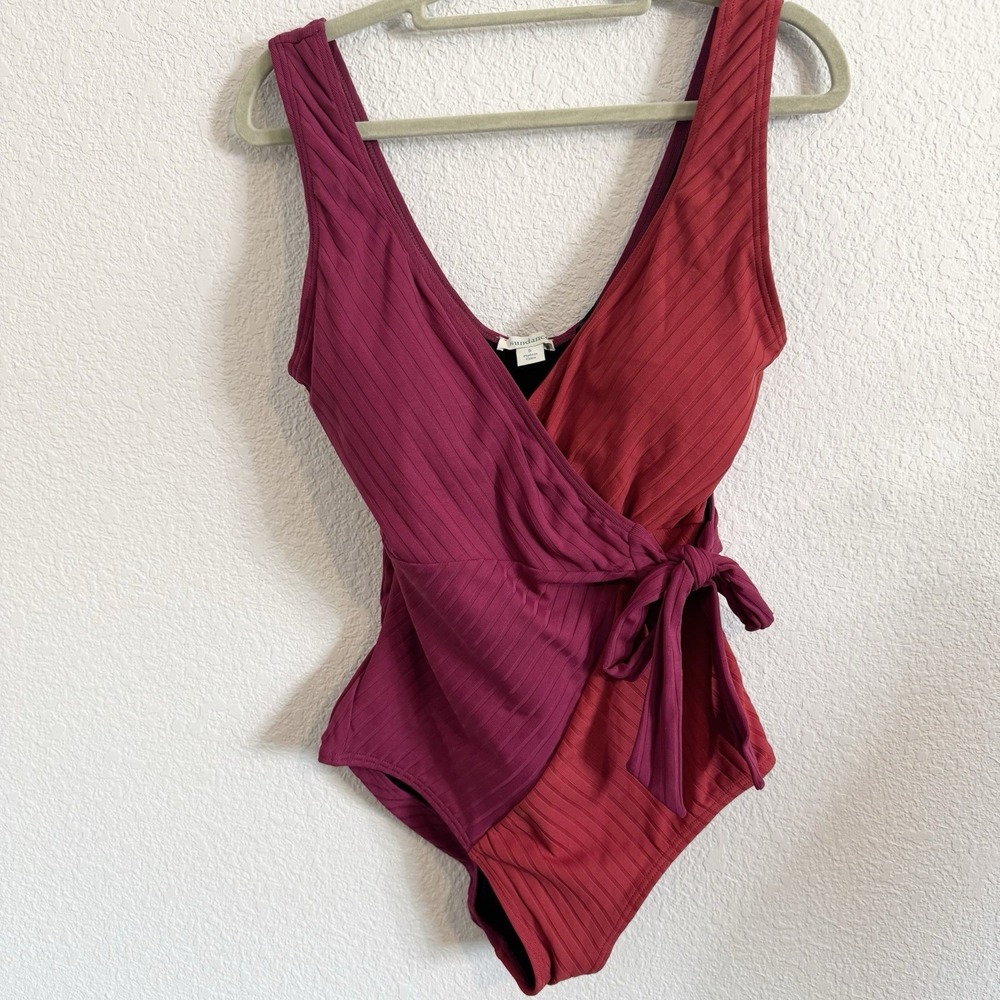 Sundance‎ One Piece Two Tone Berry Red Ribbed Swimsuit Size Small